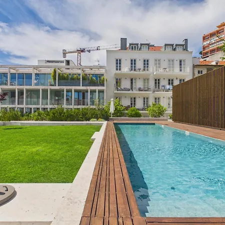 Mouraria Flat - Pool, Gym, Parking, Elevator & A/c | By Airnest Апартаменты Лиссабон