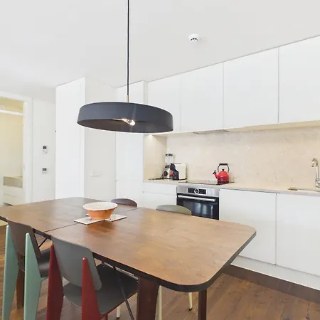 Mouraria Flat - Pool, Gym, Parking, Elevator & A/c | By Airnest *